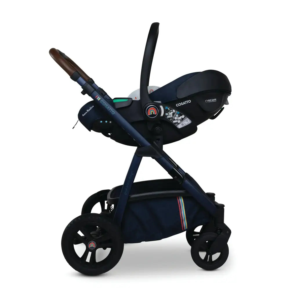 Cosatto Wow 3 Rotate & Recline Cozy Bundle Doodle Days – Travel System with Carrycot, Acorn Recline i-Size Car Seat & Rotating Base Cosatto