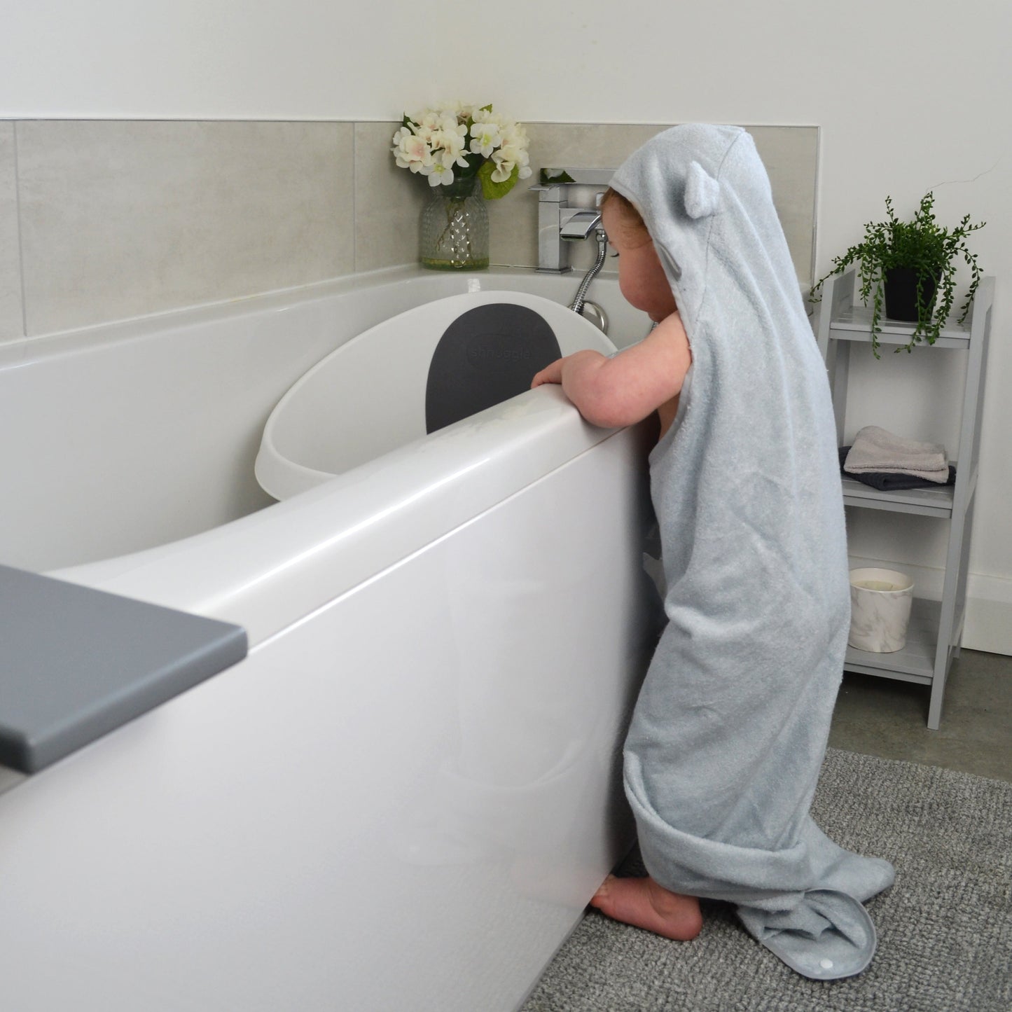 Shnuggle Wearable Towel - Grey Shnuggle