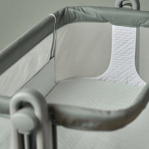 OBaby Cloud Bedside Crib – Sage