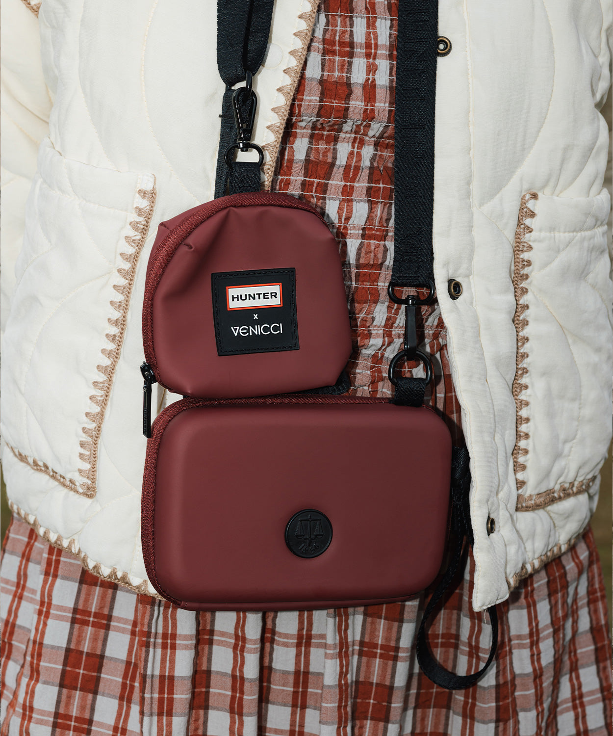Venicci x Hunter Upline 3 Red 4-in-1 Plus Travel System with ISOFIX Base & Home Stand