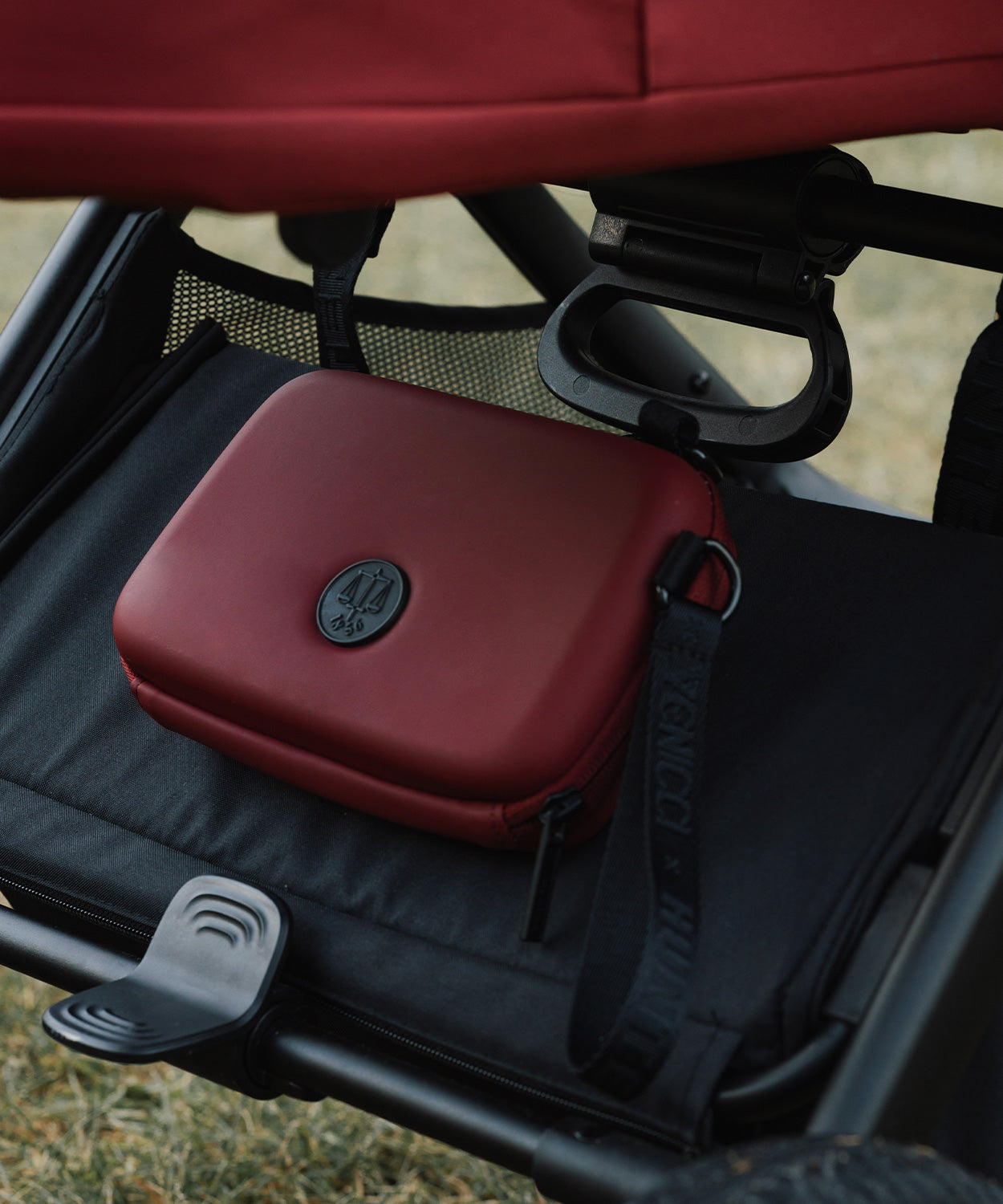 Venicci x Hunter Upline 3 Red  3-in-1 Travel System