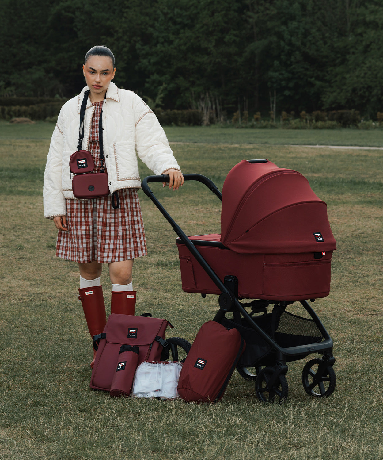 Venicci x Hunter Upline 3 Red 4-in-1 Plus Travel System with ISOFIX Base & Home Stand
