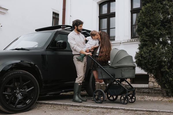 Venicci x Hunter Upline 3 Dark Olive 4-in-1 Plus Travel System with ISOFIX Base & Home Stand