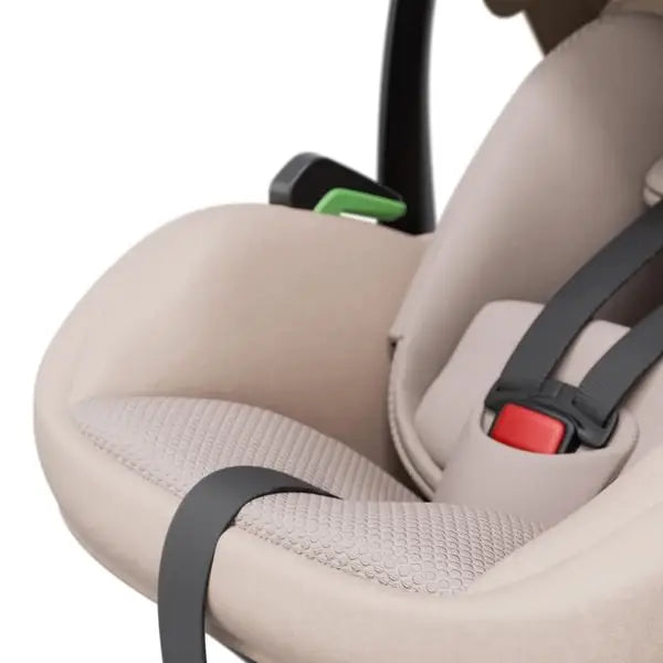 Avionaut Pixel 3 Infant Carrier & Orbit Isofix Bundle– Beige (40–86cm | 0–13kg)