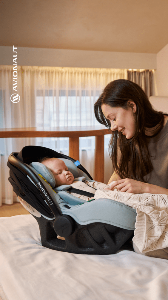 Avionaut Pixel Pro 2.0 Mint Infant Carrier & Orbit Rotating Isofix Base  Avionaut   