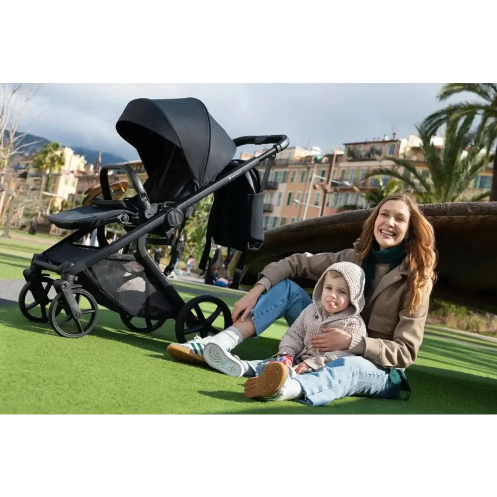 Avionaut Sirius Travel System 3 in 1 with Cosmo & Orbit Isofix - Black Avionaut