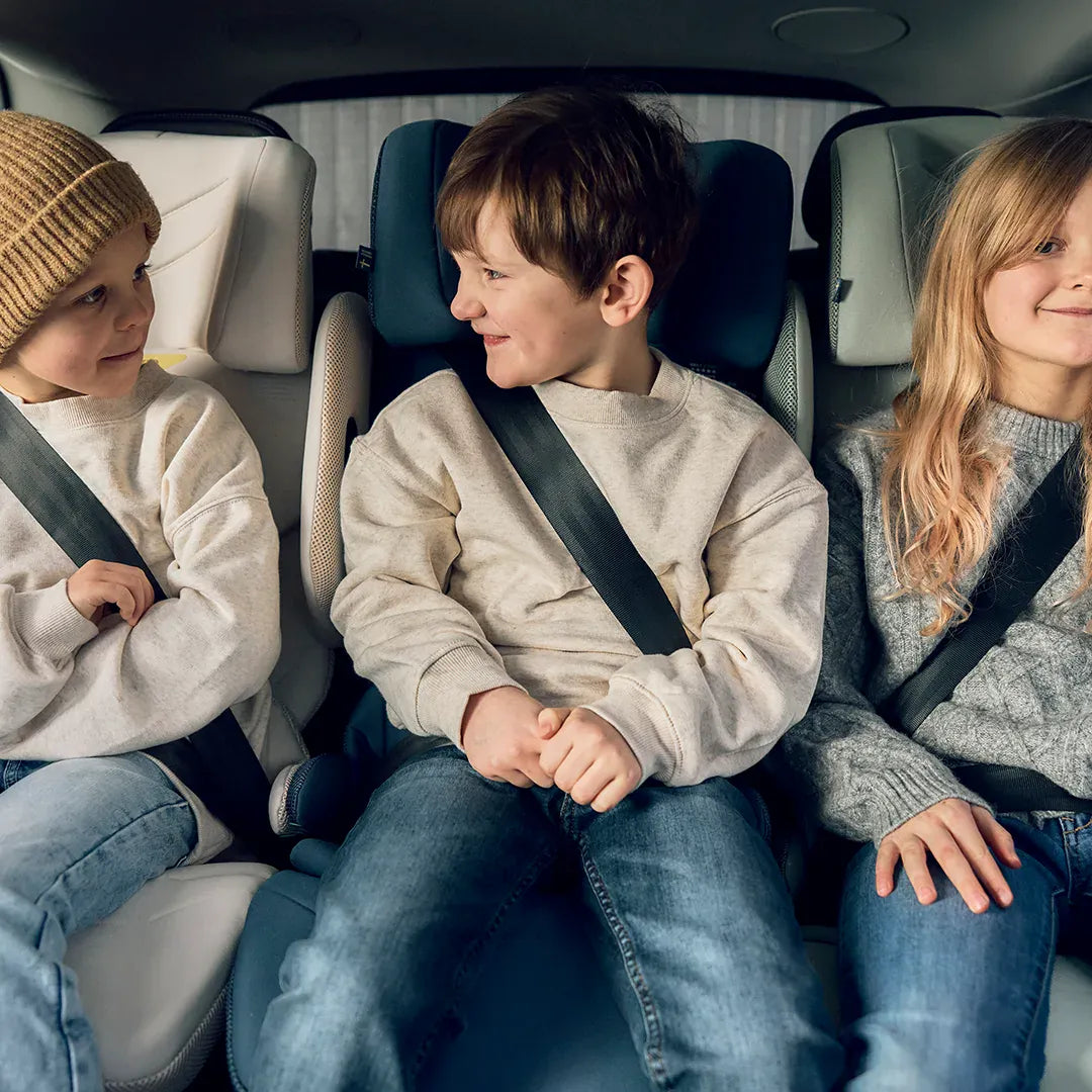 Axkid Up Nordic Bloom Green – High Back Booster Seat (4–12 Years, 100–150 cm) AxKid