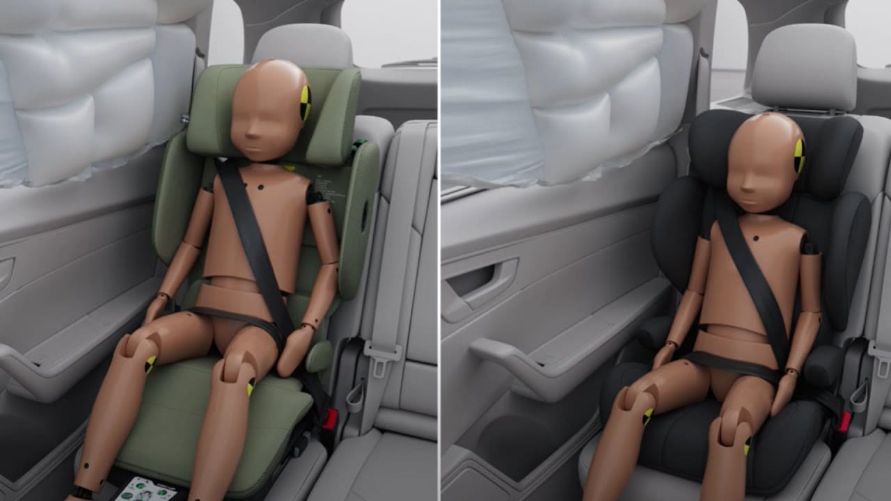 Axkid Up Nordic Bloom Green – High Back Booster Seat (4–12 Years, 100–150 cm) AxKid