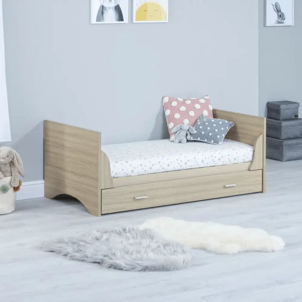 Babymore Veni 3 Piece Nursery Room Set with Drawer - Oak Babymore