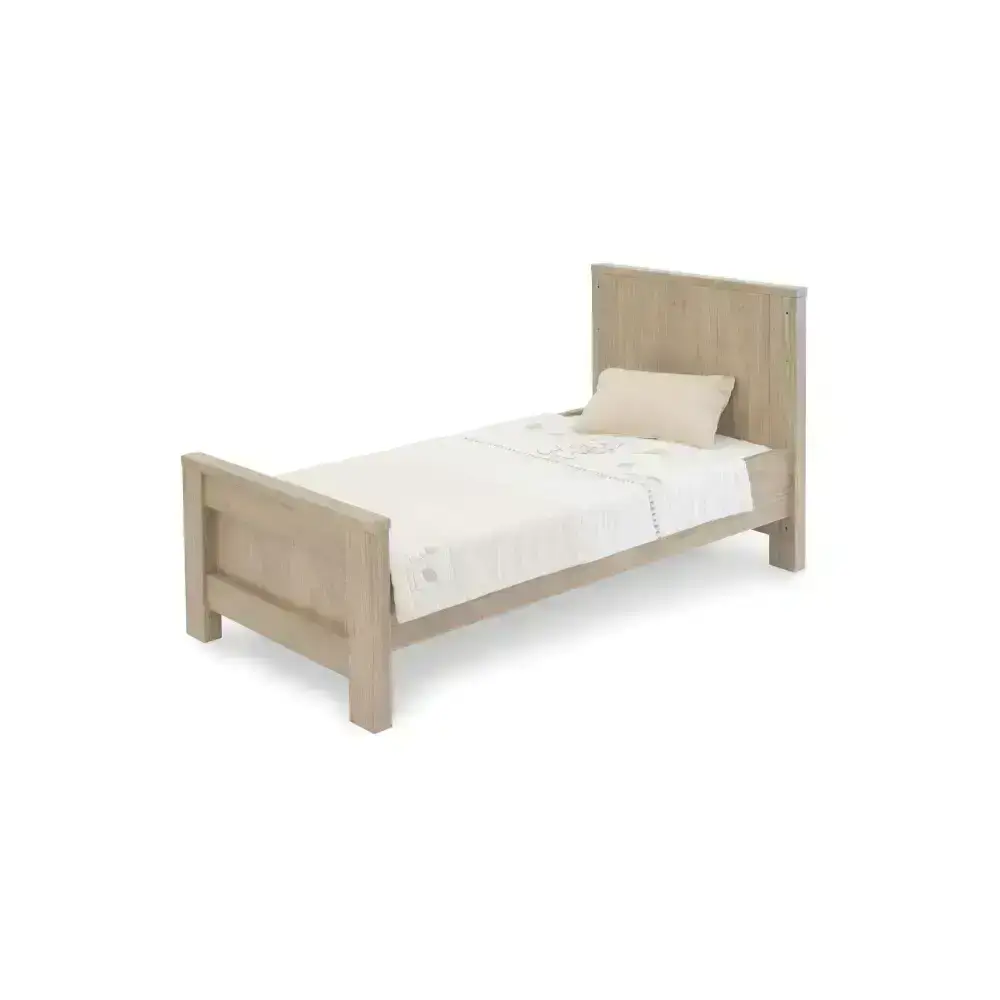 BabyStyle BabyStyle Bordeaux Oak Cot Bed