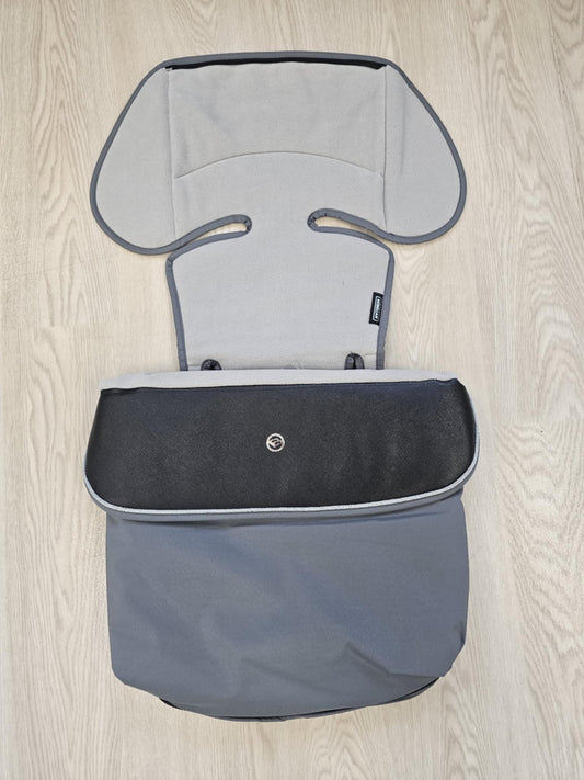 Bebecar Universal Footmuff PP985 – Grey/Black (Clearance) Bebecar