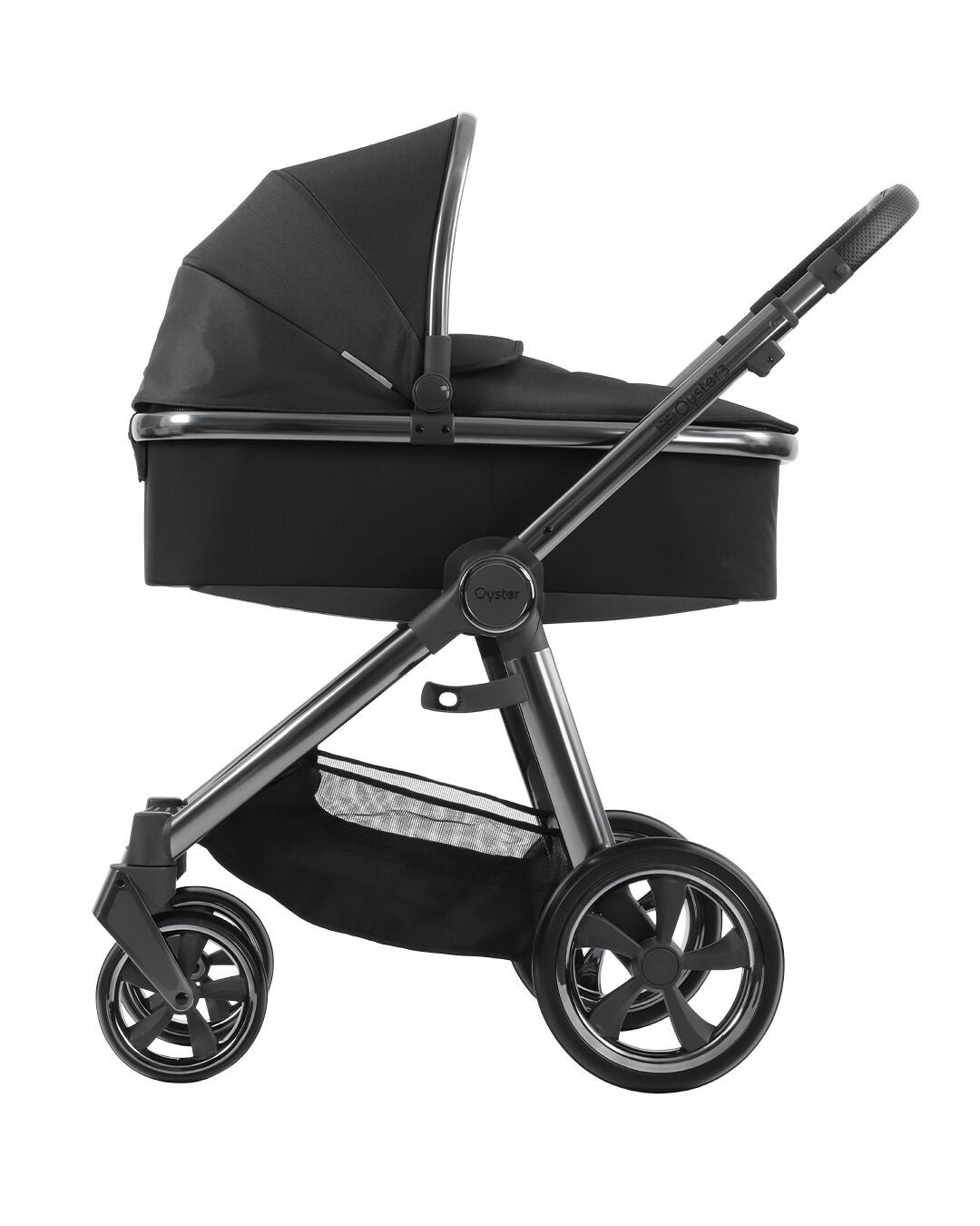 BabyStyle Oyster 3 Carbonite Grey carrycot 1-6
