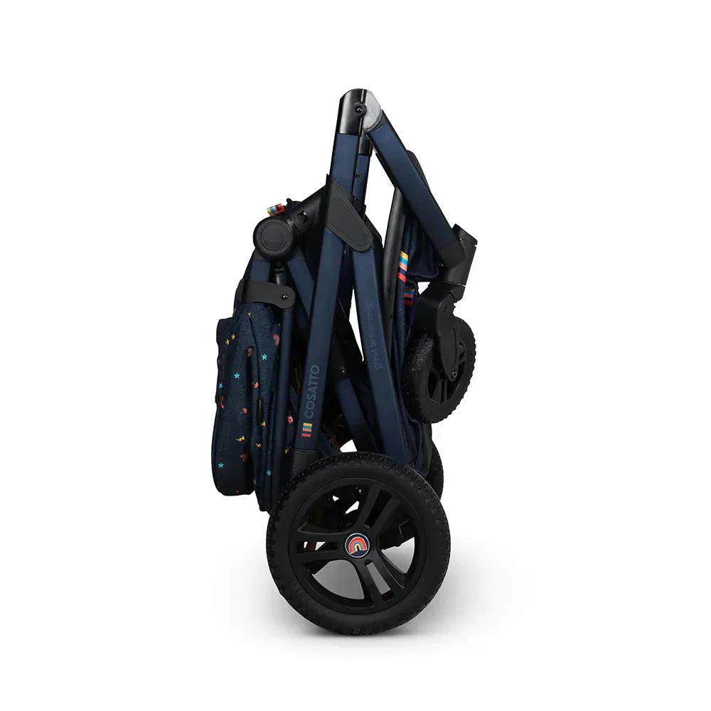 Cosatto Wow 3 Rotate & Recline Cozy Bundle Doodle Days – Travel System with Carrycot, Acorn Recline i-Size Car Seat & Rotating Base Cosatto