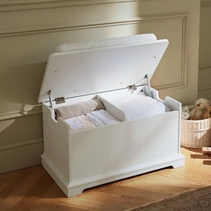 Cuddle Co Beaumont Storage Box & Cushion Set - White