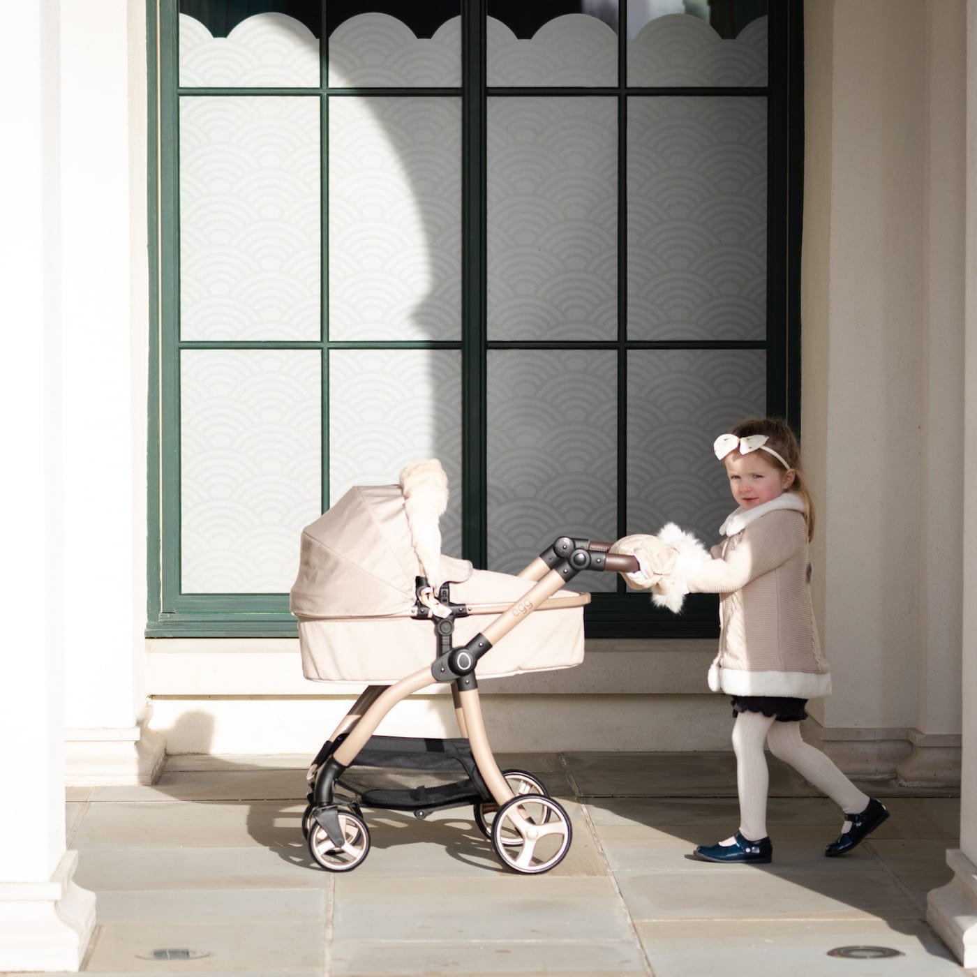 Egg Dolls Pram - Feather  Roma   