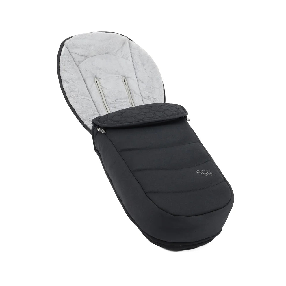Egg3 Carbonite Luxury Twin Bundle with Shell 360 i-Size Car Seats & 360 ISOFIX Bases