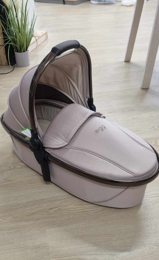 Baby Boutique UK Ex Display Egg2 Feather Geo Carrycot
