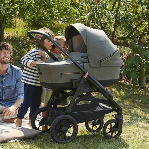 Inglesina Aptica XT 3-in-1 Travel System – Taiga Green | Lie-Flat Car Seat & 360° Base General Inglesina