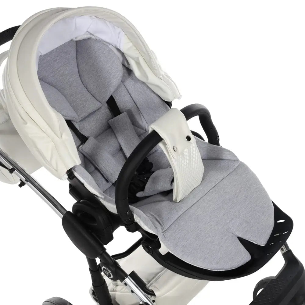 Junama Diamond 4 in 1 Travel System with Isofix - Flou Individual White & Silver Junama