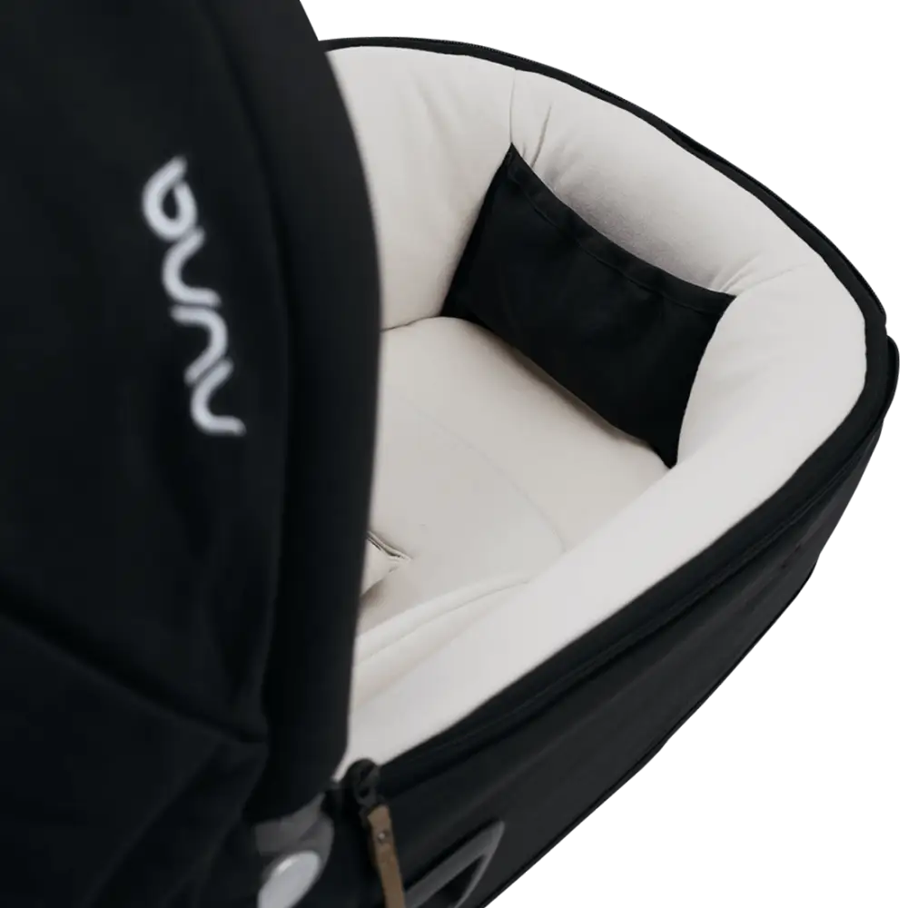 Nuna CARI Next Carrycot Car Seat & BASE next Rotating ISOFIX Bundle