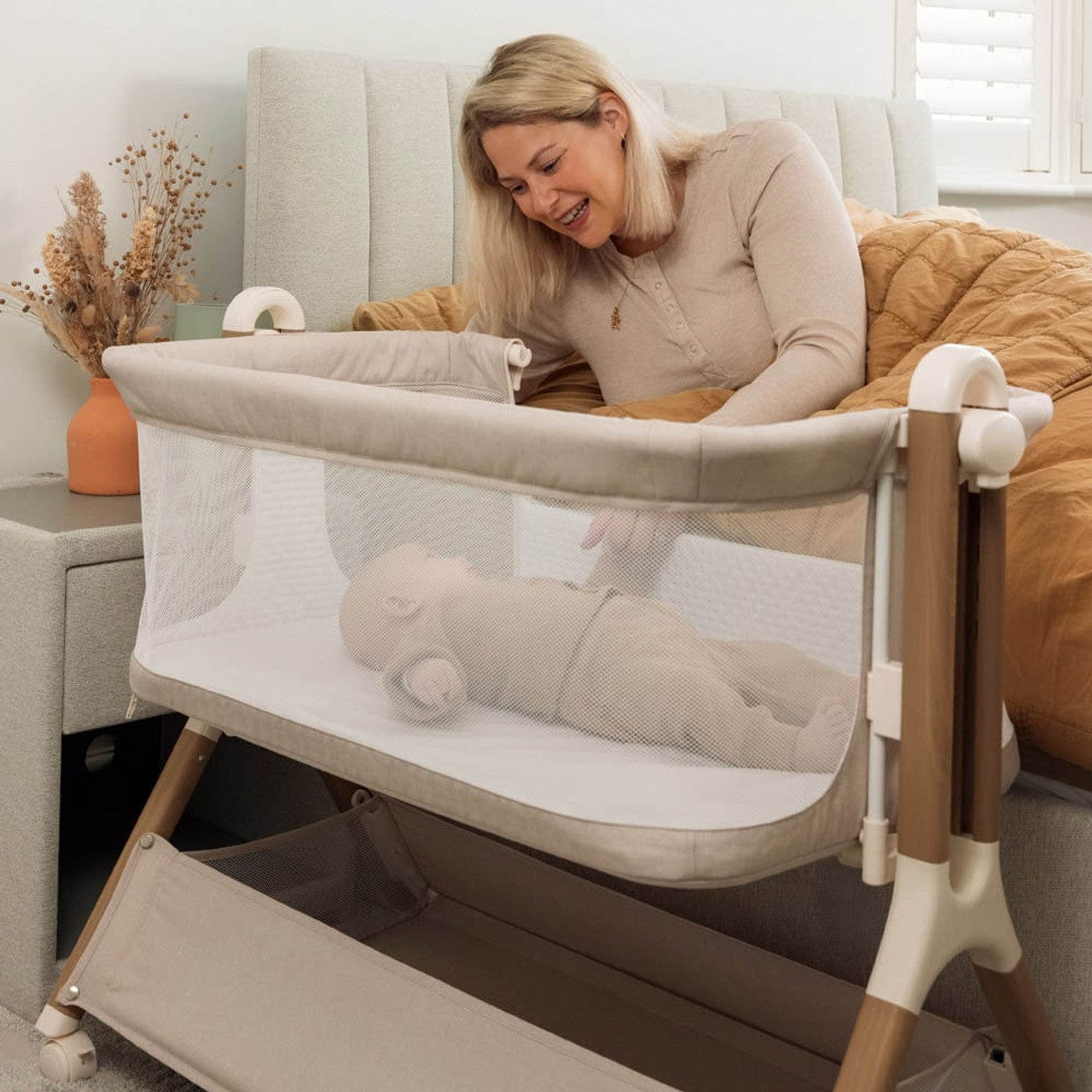 OBaby Cloud Bedside Crib – Oatmeal OBaby