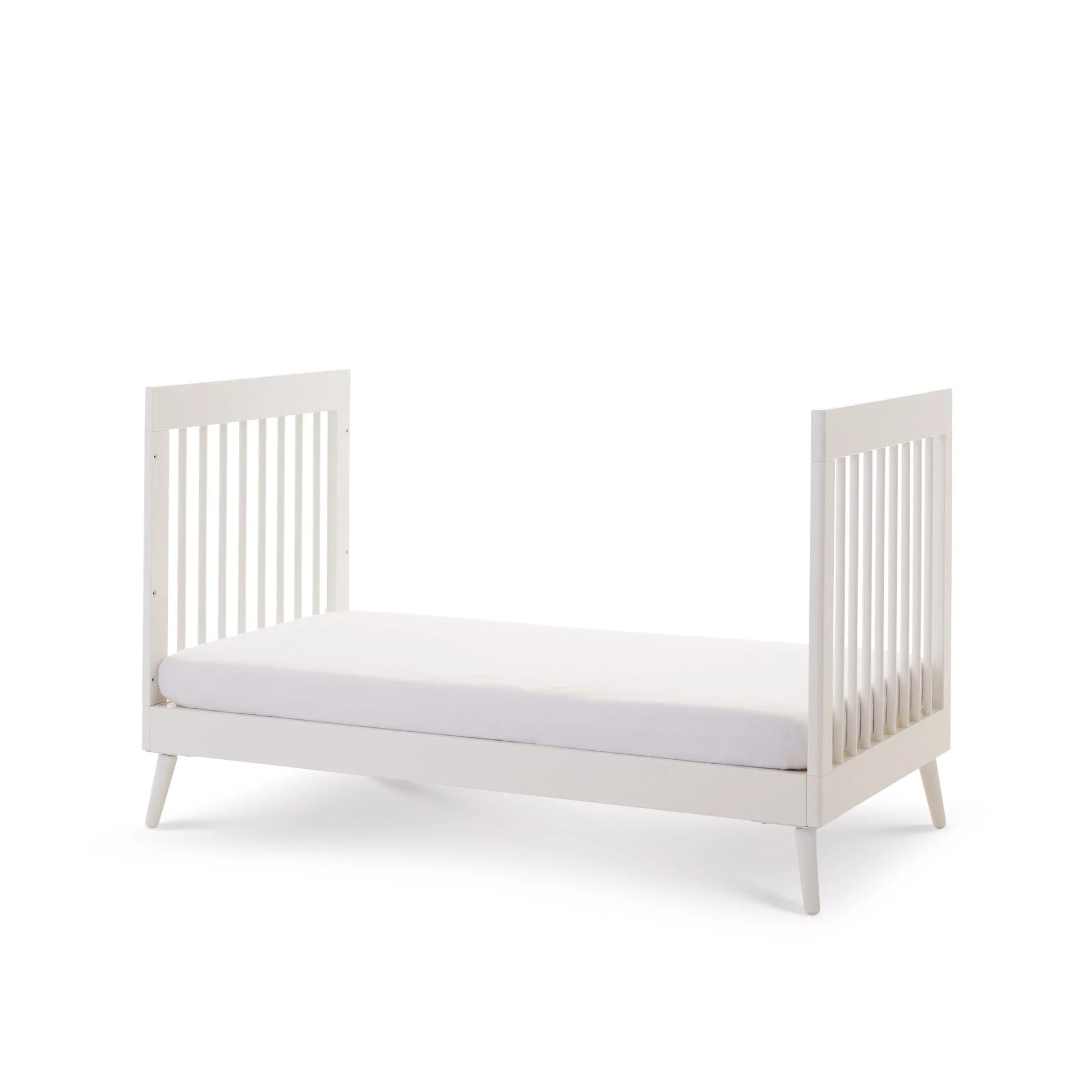 Obaby Maya 3 Piece Nursery Furniture Set – White & Acrylic Obaby