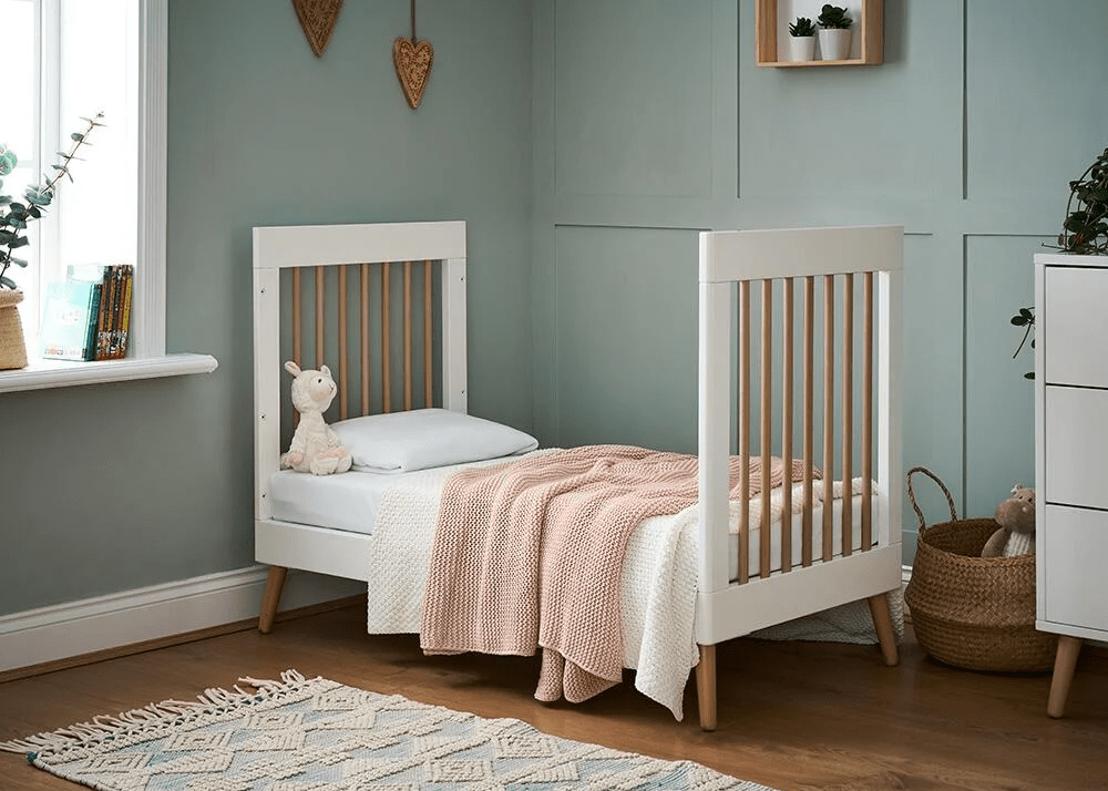 Obaby Maya 3 Piece Nursery Furniture Set – White & Natural Wood Obaby