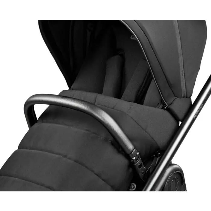Peg Perego Veloce Deluxe Travel System i-Size Bundle with Accessories - True Black Peg Perego