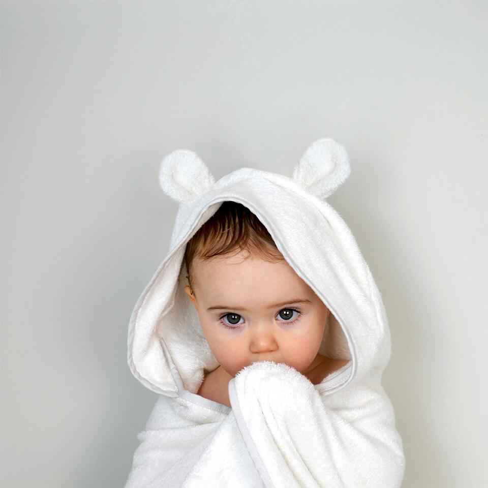 Shnuggle Wearable Towel - White  Shnuggle   