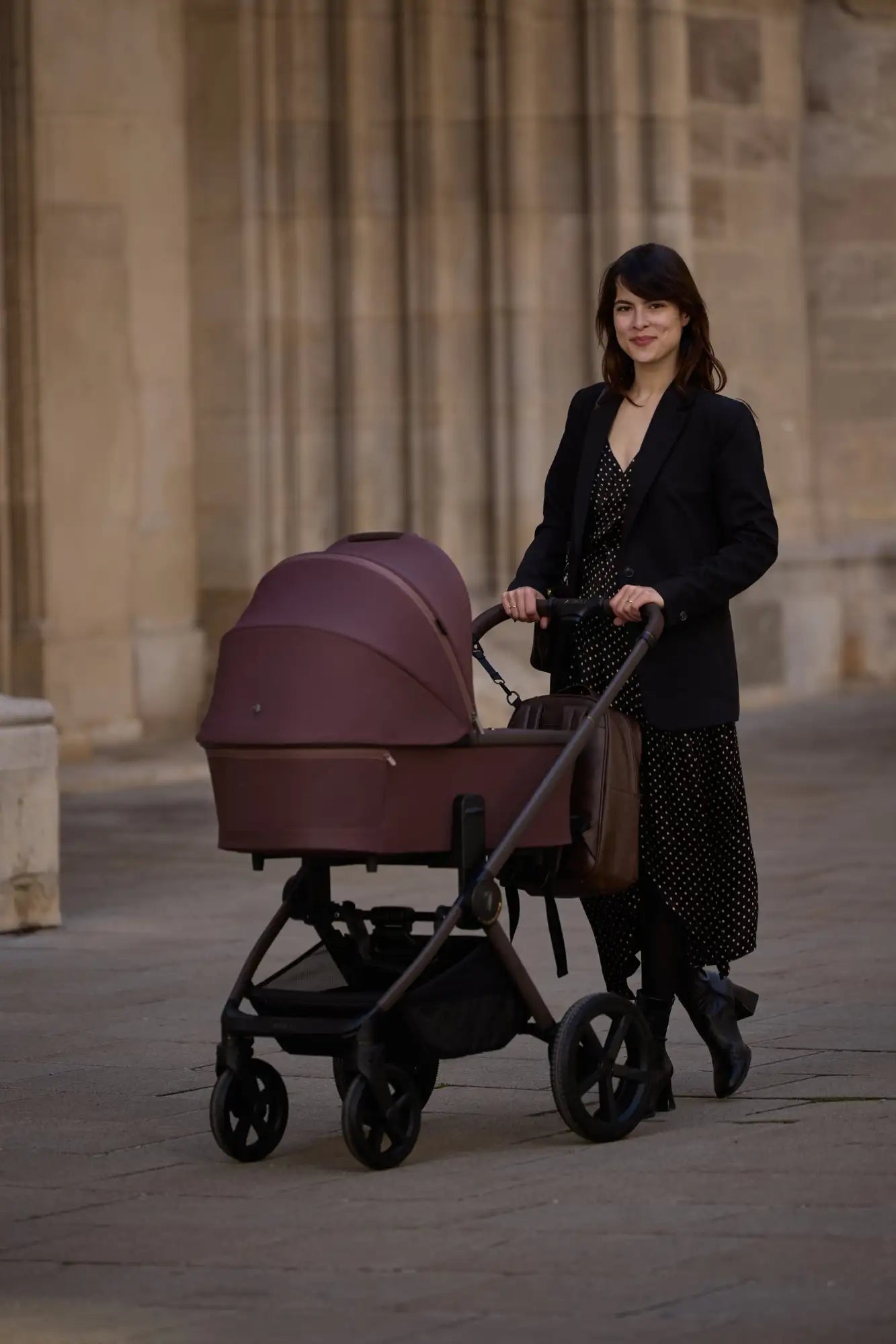 Venicci Upline 2 Burgundy Special Edition Pram 3 in 1 + 360 Tiago Black Bundle General Venicci
