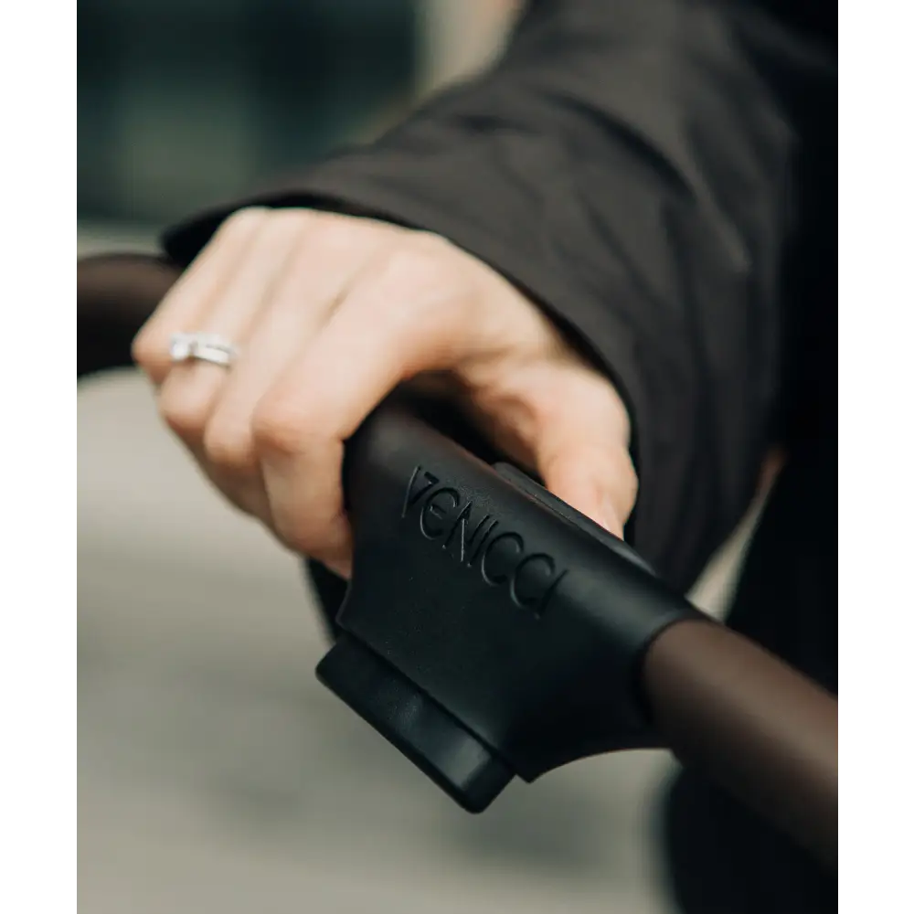 Venicci Claro 2 Almond 4-in-1 Travel System with Rotating Isofix Base