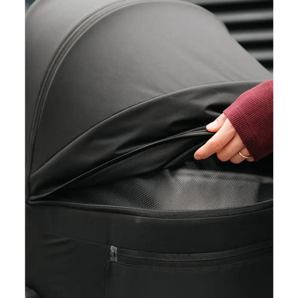 Venicci Claro 2 Noir Black 4-in-1 Travel System UK | Isofix & Home Stand