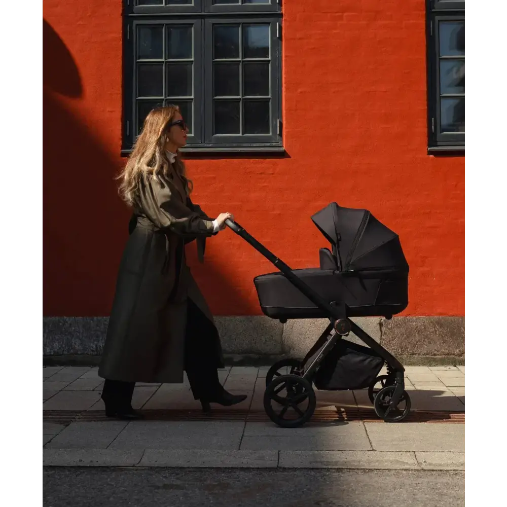 Venicci Claro 3 in 1 including Tiago 360 and Base - Noir General Venicci