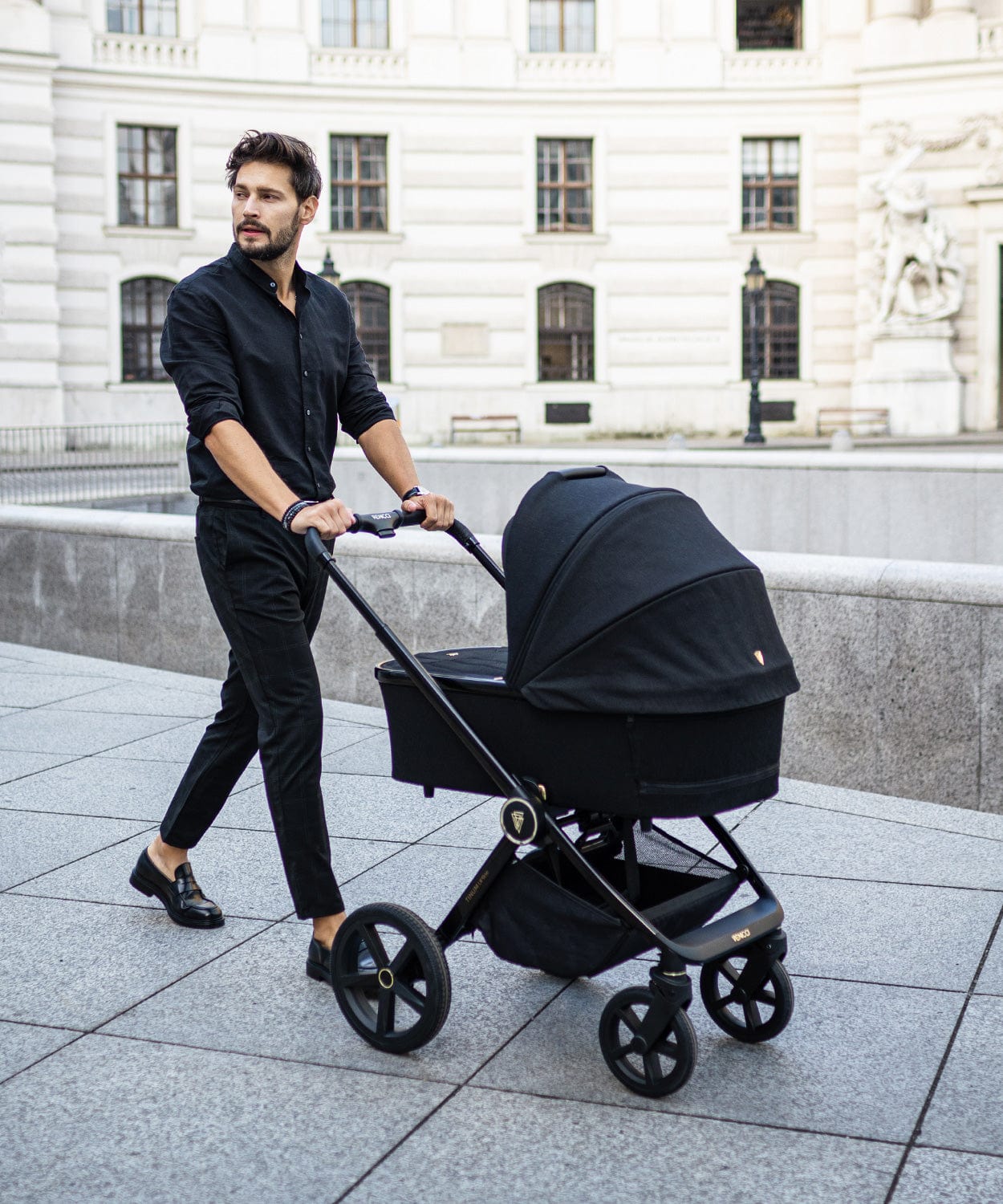 Venicci Tinum Upline All Black Pram 3 in 1 Bundle  Venicci   