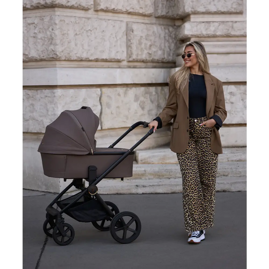 Venicci Upline 2 Brownie Pram 2 in 1 Bundle