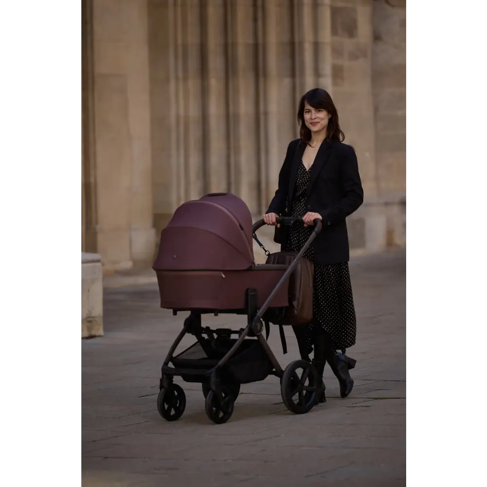 Venicci Upline 2 Burgundy Special Edition Pram 3 in 1 + 360 Tiago Black Isofix Bundle General Venicci